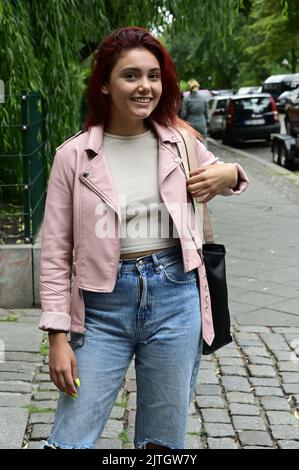 Lidia Santangelo aka Chiara am Set bei Dreharbeiten zur Reality-Daily-Soap `Berlin - Tag und Nacht`am Paul-Lincke-Ufer. Berlin, 29.08.2022 Stockfoto